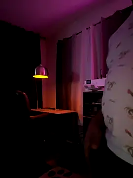 Snapshot of Bignc chatting on 10/31/25, 12:22 Bignc online show from 10/31/25, 12:22