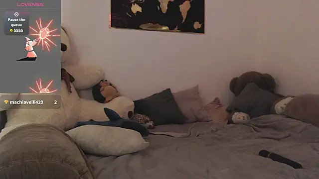 Snapshot of juicy_mystery chatting on 02/27/25, 08:53 juicy mystery online show from 02/27/25, 08:53