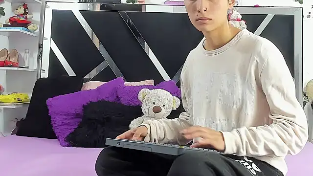 abby eemily online show from 10/08/25, 12:03