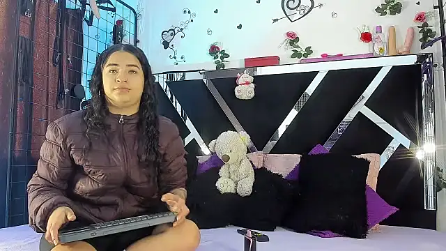 abby eemily online show from 12/05/25, 12:47