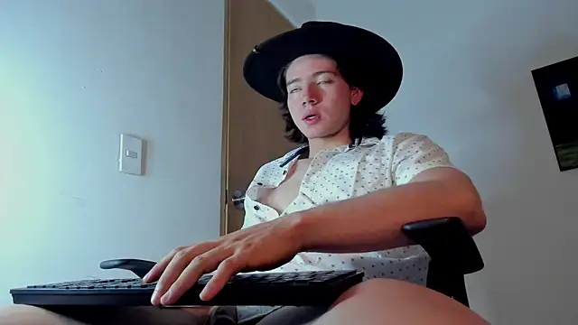 Snapshot of AngelBennet_ chatting on 12/03/25, 11:03 AngelBennet online show from 12/03/25, 11:03