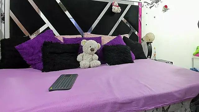 thedream girls online show from 10/11/25, 12:04