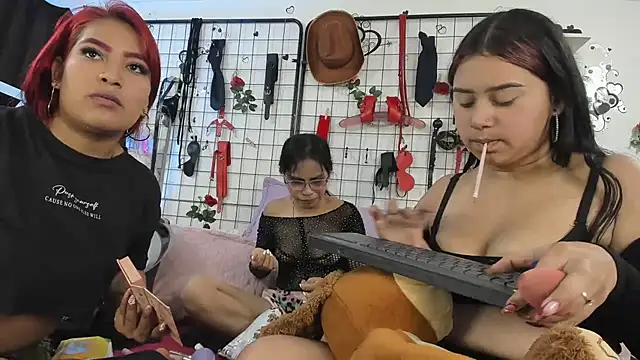 thedream girls online show from 05/25/26, 01:39