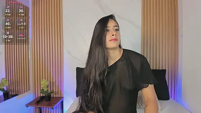 Julia Martinez  online show from 04/10/26, 11:37