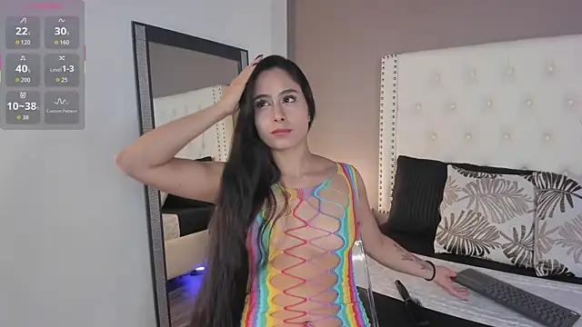 Julia Martinez  online show from 06/19/26, 11:36