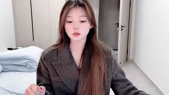 yangyang-1115 online show from 11/06/25, 04:13