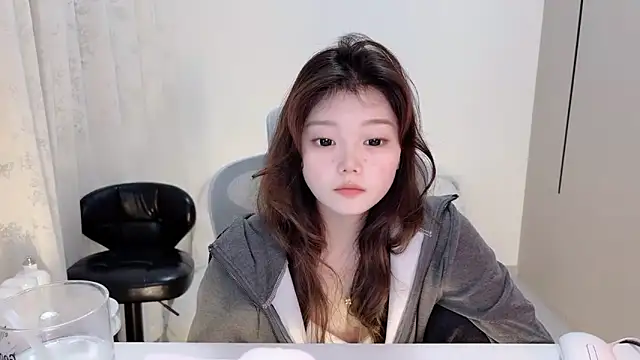 yangyang-1115 online show from 11/09/25, 03:49