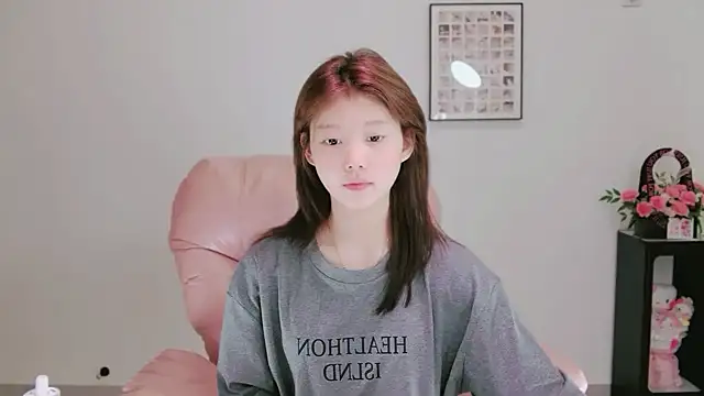 yangyang-1115 online show from 05/13/26, 04:32