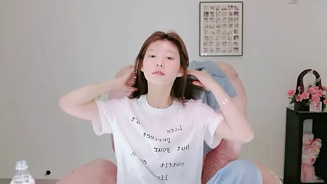 yangyang-1115 online show from 05/17/26, 04:54