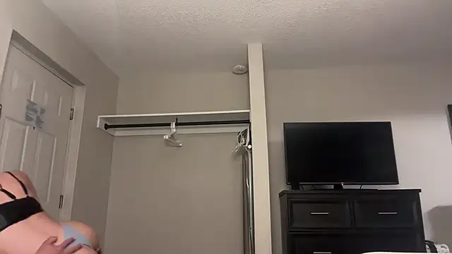 Snapshot of emilyrod01 chatting on 12/10/24, 02:05 emilyrod01 online show from 12/10/24, 02:05