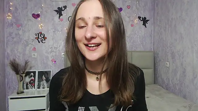 MichelLeee online show from 02/05/25, 12:17