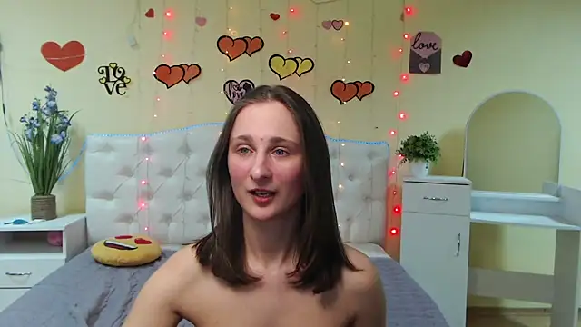 MichelLeee online show from 02/17/25, 06:26