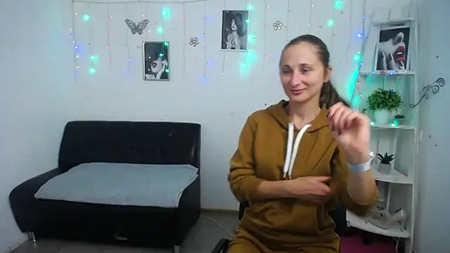 MichelLeee online show from 09/26/25, 11:14