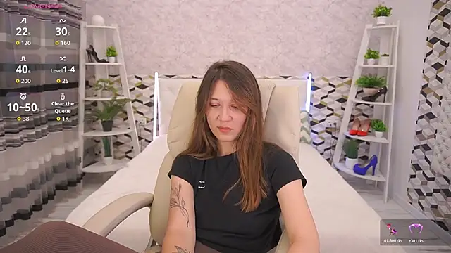 Snapshot of DreamyLinaa chatting on 06/15/26, 07:49 DreamyLinaa online show from 06/15/26, 07:49