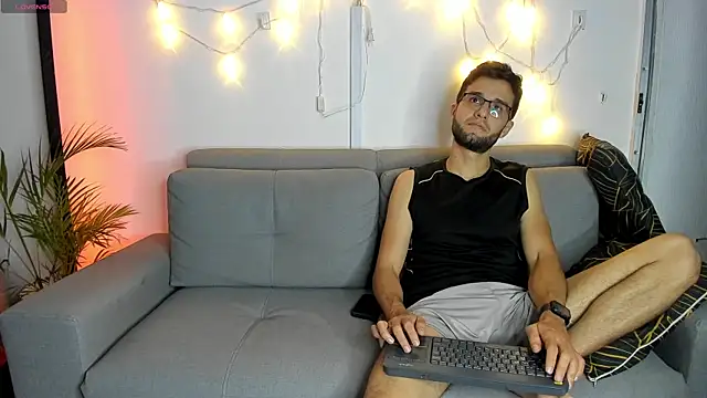 andrewChris  online show from 01/14/25, 03:32