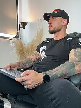 DimitriSullivan  online show from 06/26/26, 07:40