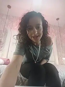 Snapshot of AriannaRussell_ chatting on 05/17/26, 12:45 AriannaRussell online show from 05/17/26, 12:45