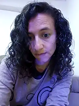 Snapshot of AriannaRussell_ chatting on 06/18/26, 12:42 AriannaRussell online show from 06/18/26, 12:42