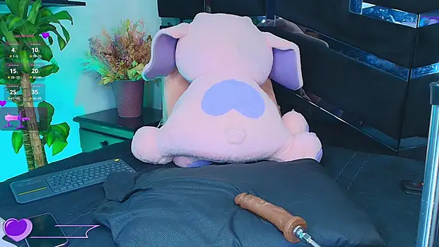 Snapshot of Kinky__Karo chatting on 02/12/25, 12:16 Kinky  Karo online show from 02/12/25, 12:16