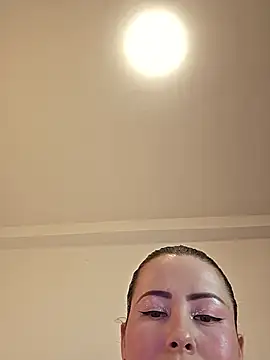 Snapshot of NeredaXxx chatting on 06/05/26, 12:33 NeredaXxx online show from 06/05/26, 12:33