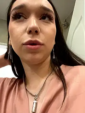 Snapshot of TaylorDavids chatting on 02/21/25, 11:32 TaylorDavids online show from 02/21/25, 11:32