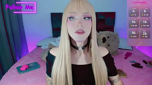 Snapshot of Kirmyy_ chatting on 01/01/25, 04:39 Kirmyy online show from 01/01/25, 04:39