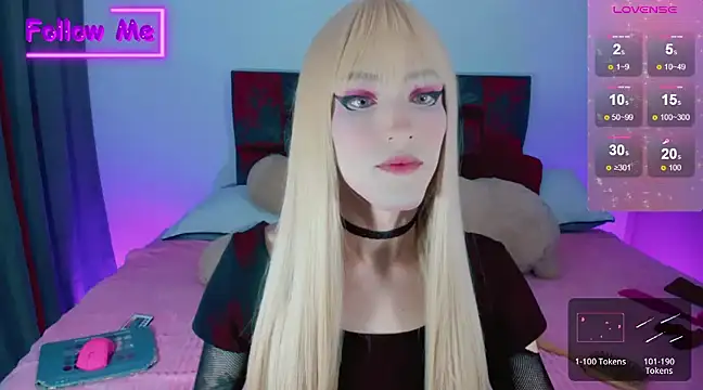 Snapshot of Kirmyy_ chatting on 01/06/25, 12:37 Kirmyy online show from 01/06/25, 12:37