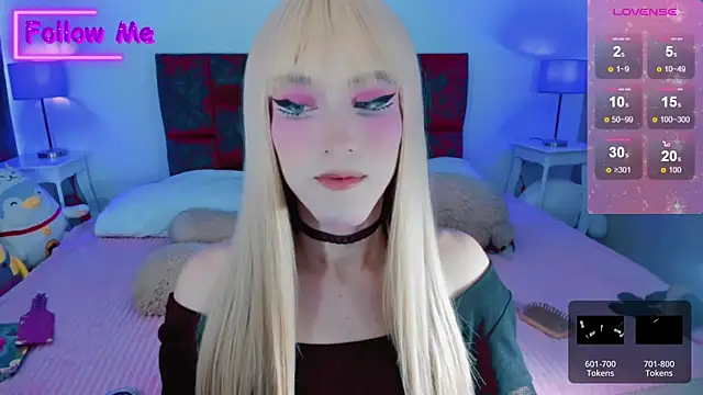 Snapshot of Kirmyy_ chatting on 02/25/25, 08:30 Kirmyy online show from 02/25/25, 08:30