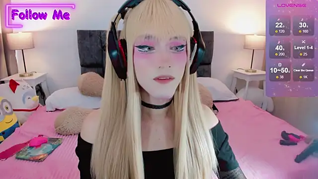 Snapshot of Kirmyy_ chatting on 03/01/25, 08:21 Kirmyy online show from 03/01/25, 08:21