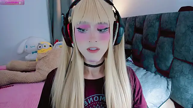 Snapshot of Kirmyy_ chatting on 03/03/25, 10:52 Kirmyy online show from 03/03/25, 10:52