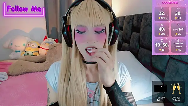 Snapshot of Kirmyy_ chatting on 03/10/25, 10:45 Kirmyy online show from 03/10/25, 10:45