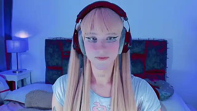 Snapshot of Kirmyy_ chatting on 09/29/25, 10:14 Kirmyy online show from 09/29/25, 10:14