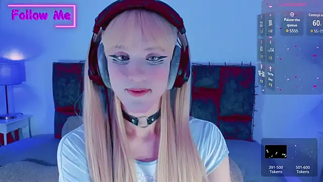 Snapshot of Kirmyy_ chatting on 10/13/25, 09:26 Kirmyy online show from 10/13/25, 09:26