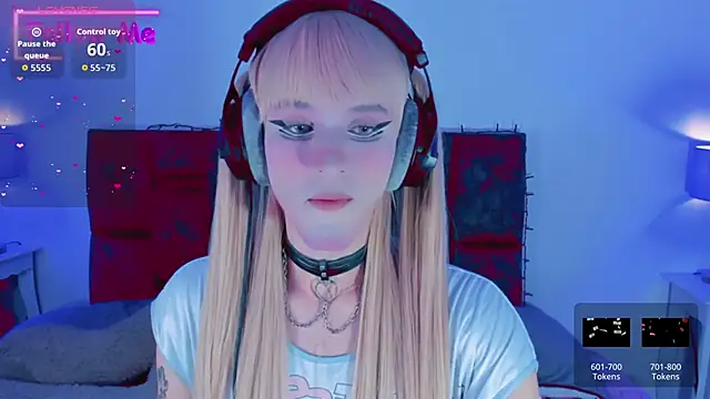 Snapshot of Kirmyy_ chatting on 10/20/25, 09:04 Kirmyy online show from 10/20/25, 09:04