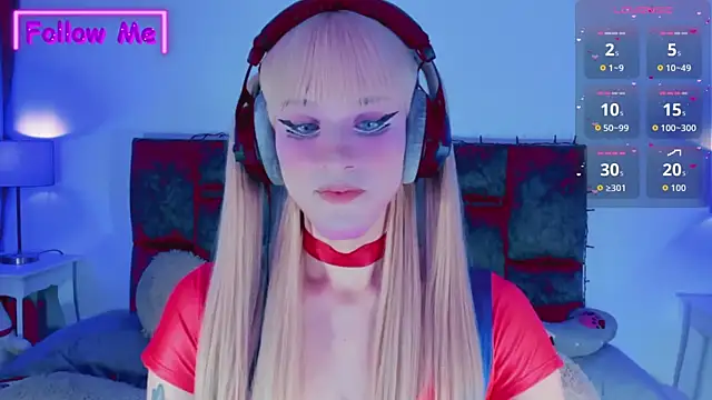 Snapshot of Kirmyy_ chatting on 10/31/25, 10:44 Kirmyy online show from 10/31/25, 10:44