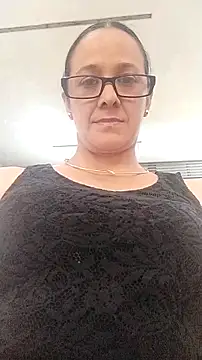 nicolle milf1978 online show from 10/06/25, 10:40