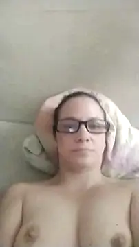 nicolle milf1978 online show from 10/17/25, 11:24