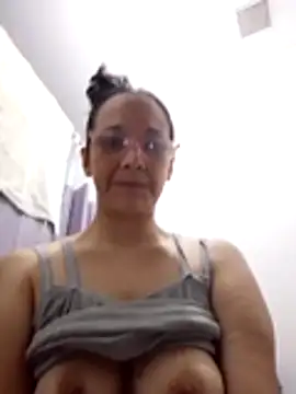 nicolle milf1978 online show from 06/14/26, 04:25