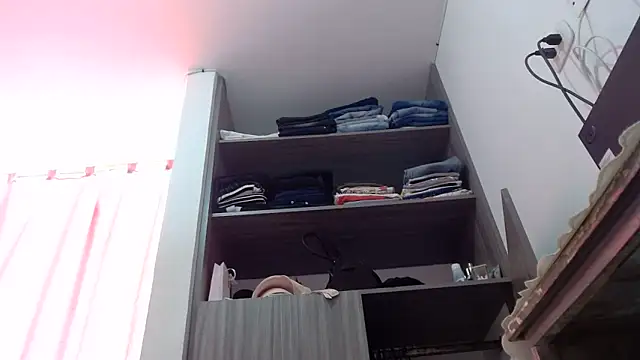 nicolle milf1978 online show from 06/18/26, 02:54