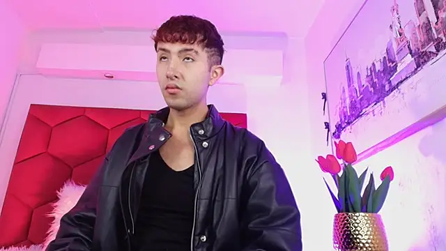 Noah Xitruxx online show from 12/04/25, 01:09