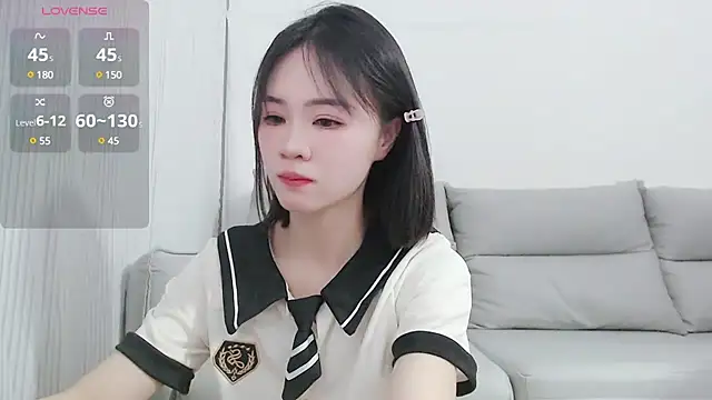 Snapshot of Koi-m- chatting on 02/17/25, 12:10 Koi-m- online show from 02/17/25, 12:10