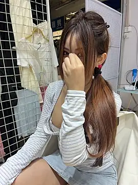 Selenaaaaa- online show from 04/25/26, 04:04