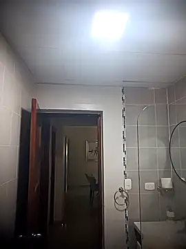 Snapshot of elchicomielrd chatting on 10/08/25, 04:04 elchicomielrd online show from 10/08/25, 04:04