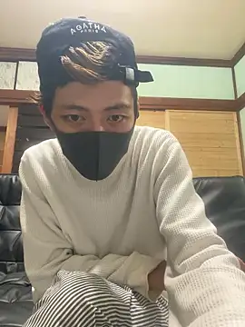 Snapshot of Manato_jp_1215 chatting on 12/21/25, 12:23 Manato jp 1215 online show from 12/21/25, 12:23