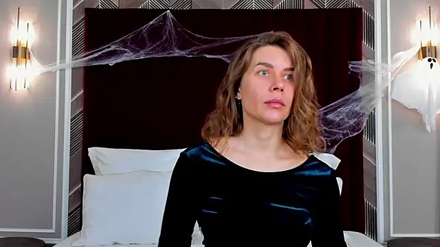 VikkiStorm online show from 10/26/25, 03:23