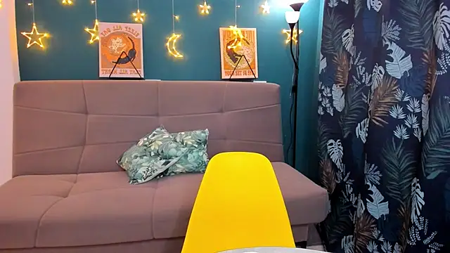 Snapshot of Xloe_Queen chatting on 03/13/25, 01:40 Xloe Queen online show from 03/13/25, 01:40