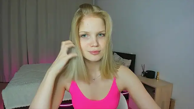 Snapshot of Xloe_Queen chatting on 01/31/26, 07:34 Xloe Queen online show from 01/31/26, 07:34