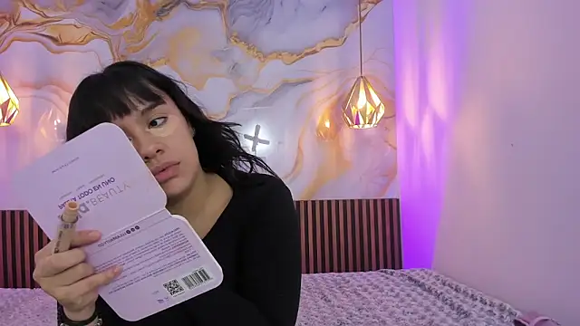 MelissaGilll online show from 10/03/25, 07:55