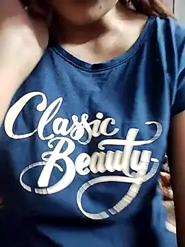 Snapshot of shalini_fire chatting on 12/29/24, 07:00 shalini fire online show from 12/29/24, 07:00