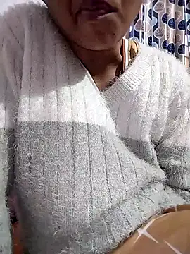 Snapshot of shalini_fire chatting on 01/16/25, 10:10 shalini fire online show from 01/16/25, 10:10